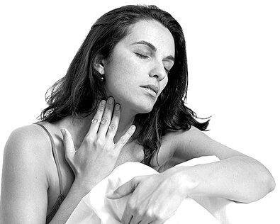 经常嗓子痒咳嗽有痰怎么办?