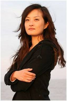 主持人姜声扬及梁茵简介