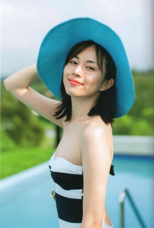 日本人气女演员比嘉爱未迎来31岁生日