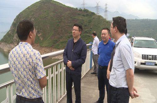 雅安市副市长王双全到汉源县督导调研河(湖)长制,防汛