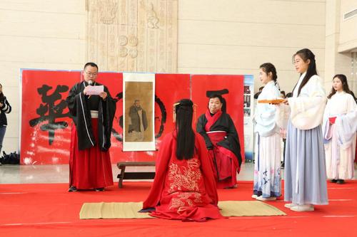 盐城师范学院文学院"明韶华裳,厚德乾坤"汉服成人礼活动顺利举办