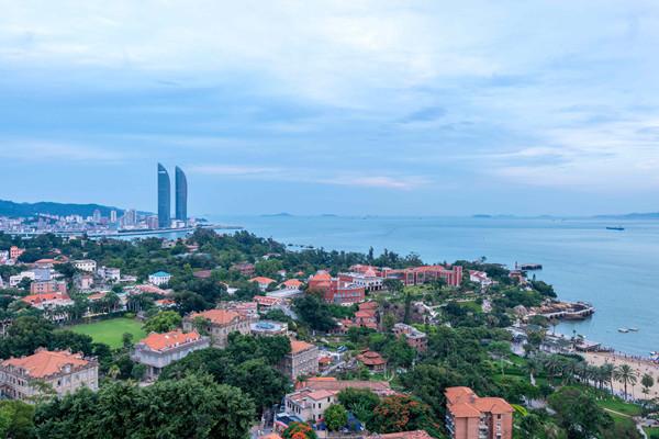 下榻福建厦门大学格盟酒店,畅享阳光,海景,山色