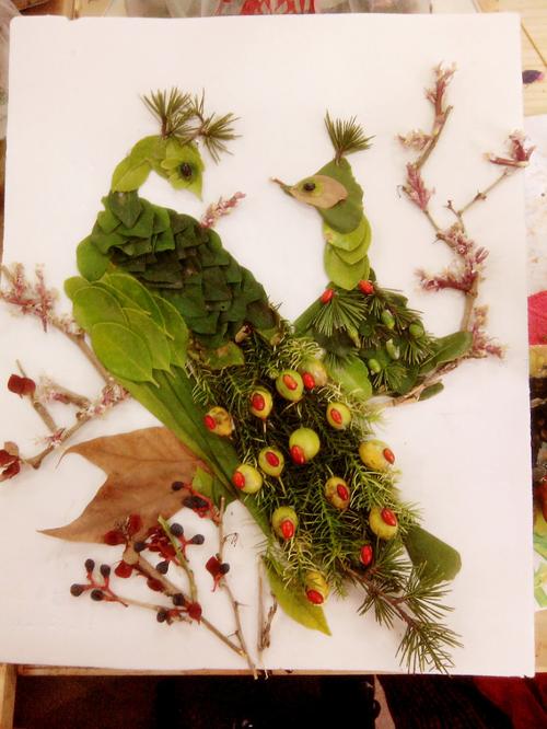 各种漂亮的小孔雀树叶粘贴画◆肉丁儿童网