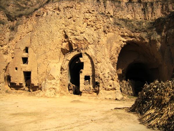 老人不住楼房偏爱百年土窑 为啥现在人人都爱抢老房