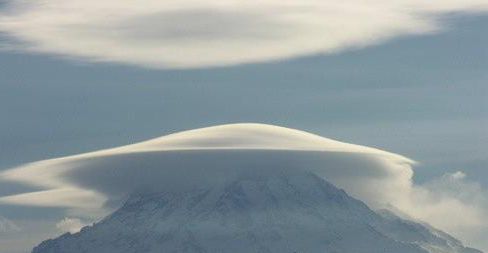 资讯要闻 化学图库 十大最奇特的云结构            山帽云是指云层像