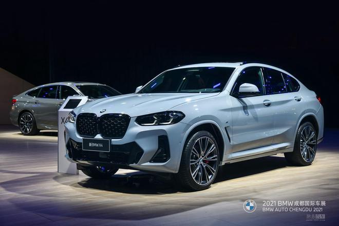 宝马新款x4正式发布 颜值更高/内饰更豪华