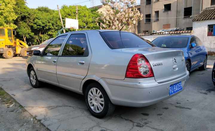 苏州二手爱丽舍 2010 款 三厢 1.6l 手动尊贵型 银色