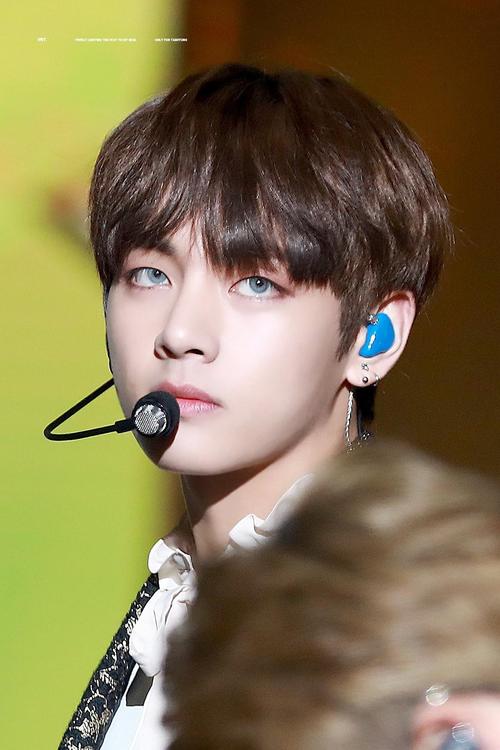 【金泰亨】血汗泪最经典吐仙气的一个直拍,这场圈了无数粉真的泰仙了