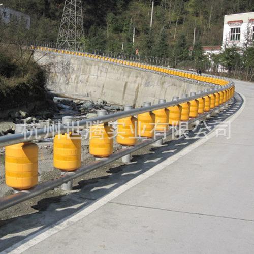厂家定制隧道高速公路防撞护栏eva旋转桶防护栏滚筒式