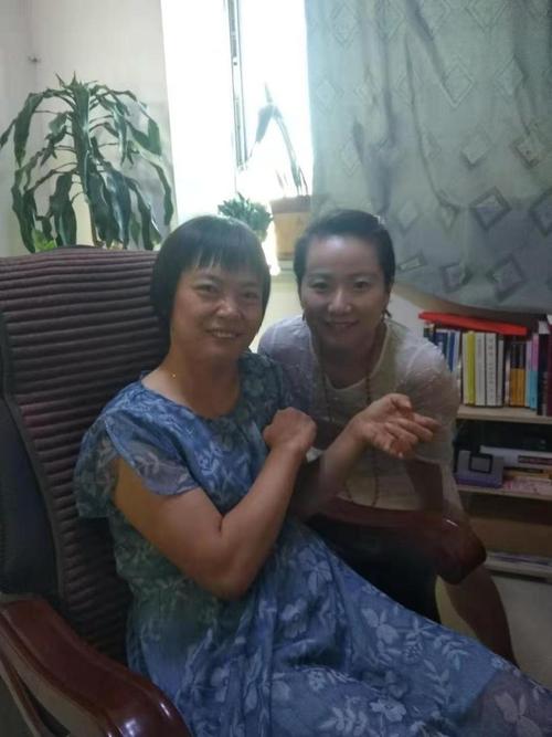 乘物以游心逍遥译海间专访新疆优秀译者胡婧