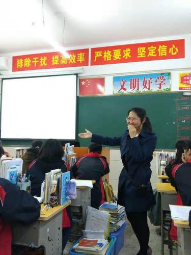 九江一中车玲娣老师获市"三八红旗手"称号