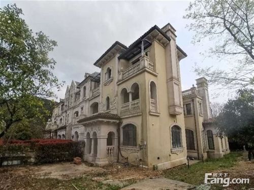 急售 九龙湖畔 悦澜轩 联排别墅,位置好边套,装修一半