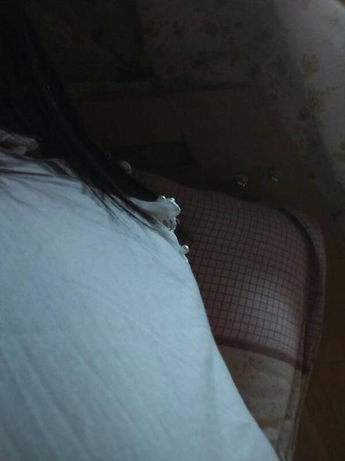 我12岁 胸部已经发育 没穿小背心 一年前我和妈妈说穿