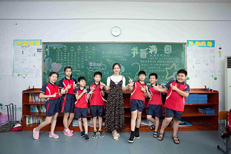 {株洲毕业照创作中心}*北京师范大学株洲附属学校x1503班最美纪念照