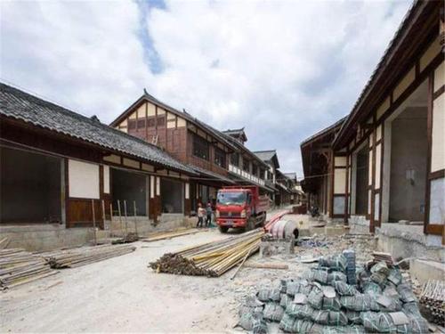 今天小编就跟大家分享一个地处于遵义市播州区的一个"古镇",这个古镇