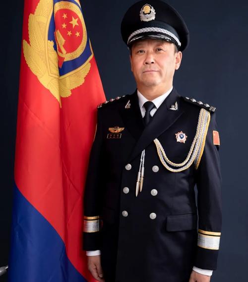 最帅警礼服照来袭光影中的忠诚与担当