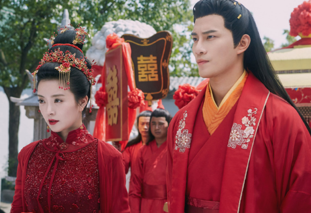 梁洁,邢昭林领衔主演,讲述了现代女孩曲小檀,意外穿越到古代的尚书