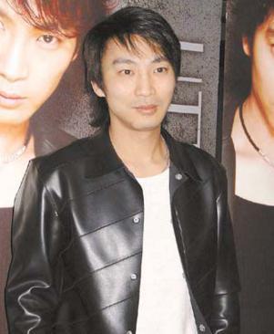 18岁入伍24岁一炮而红,被舞伴连砍3刀毁容,如今成富豪