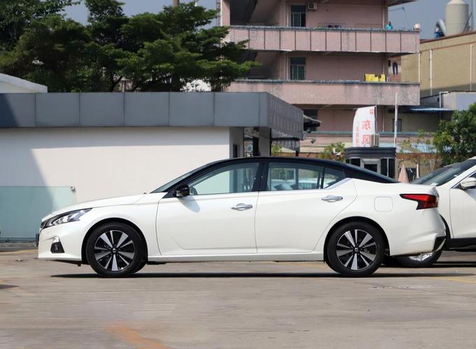 日产天籁怎么样尼桑天籁多少钱一辆