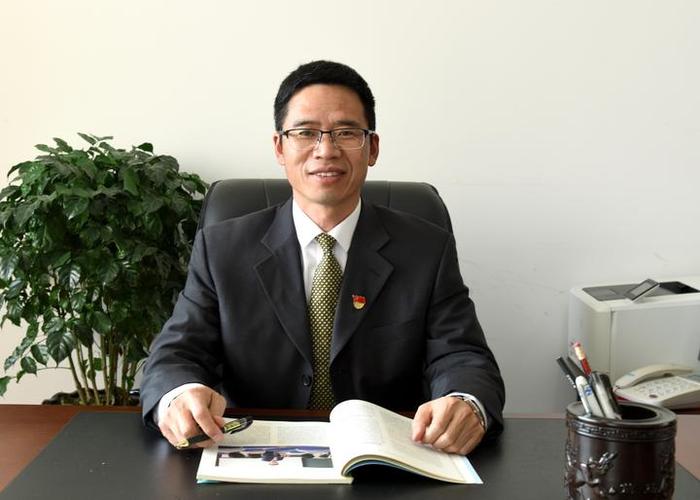 东阳市政协委员卢跃龙