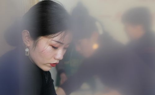 洛阳33岁高颜值姑娘在县城卖烧饼每天被表白:我都2个孩子的妈了