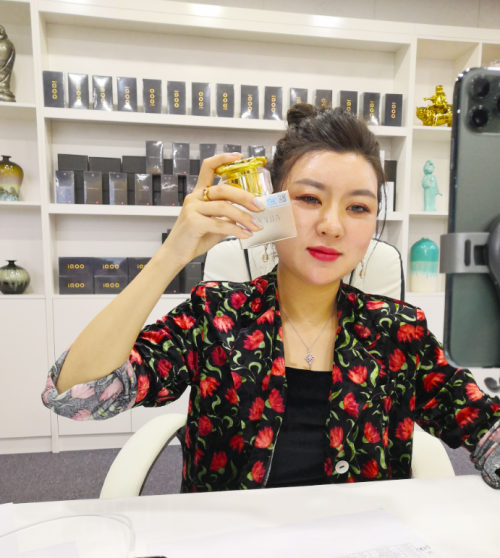 刘鸿飞直播新战报:双十二直播15小时数百万人在线观看