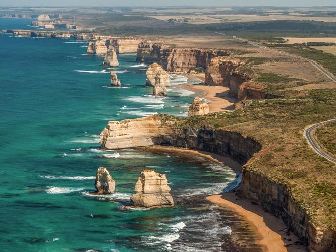 sight of the twelve apostles is the main draw of the great ocean