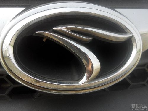 鸟头标,曾经换过三菱标,后来审车又换回原车标了