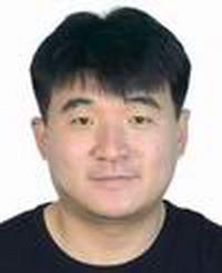 这个被称为"军师"的聂磊团伙的"二号人物"在青岛曾一度呼风唤雨:他