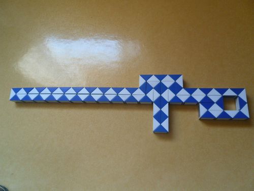  p>魔尺rubik"s snake(官方名称是rubik"s twist)是由 a href="#"