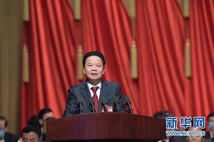 安徽省政协主席张昌尔作工作报告.新华网发(刘玉才摄)