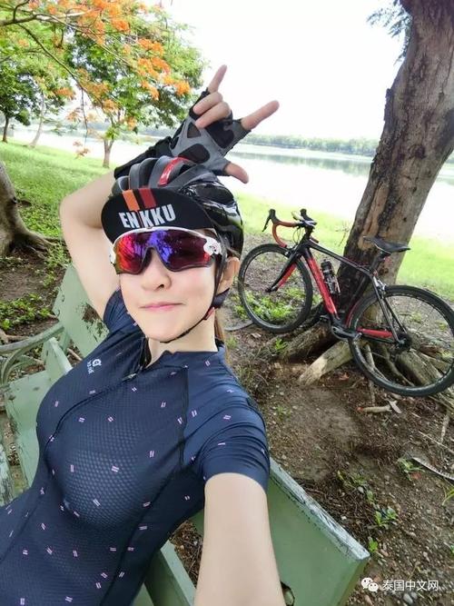 在泰国的自行车骑行界里,有5名"自行车天使"人气极高,并且共同组成了