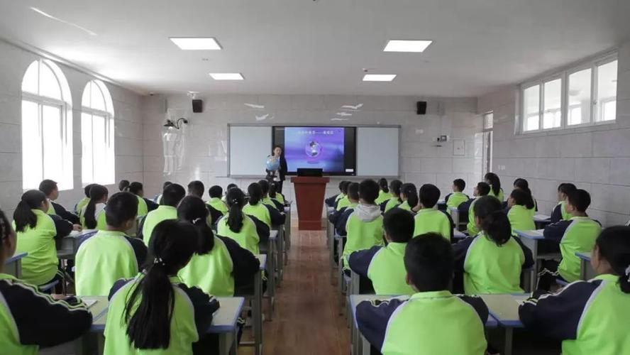 恰同学少年今天我们为西昌春城学校点赞
