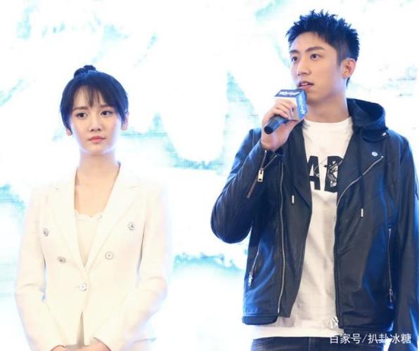 《破冰行动》女一号李墨之气质脱俗,一身白色look,气场就上来了