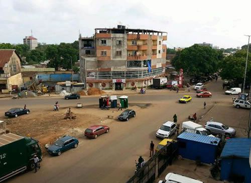 令人惊奇的是,还真有几内亚比绍共和国这样一个国家,其首都就是比绍.