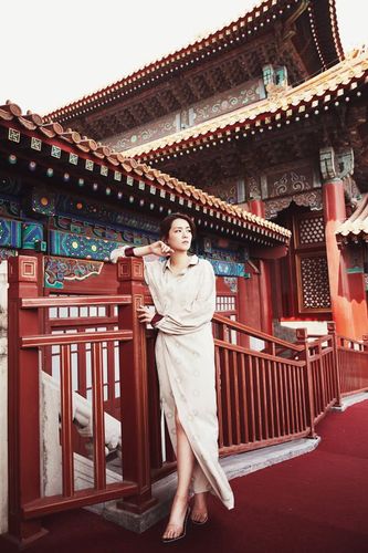 陈昊宇出席有界之外特展 "舒妃娘娘"摆驾回宫