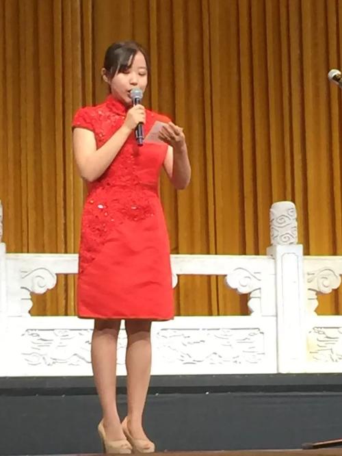美女主持人刘梦媛小姐姐