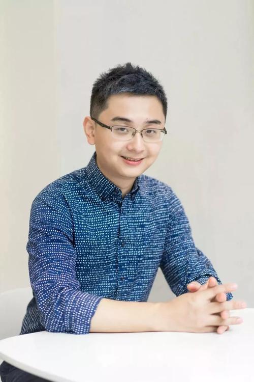 六神磊磊明天就要做客交通广播直播室啦!