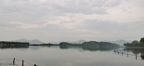 水墨西湖烟雨江南