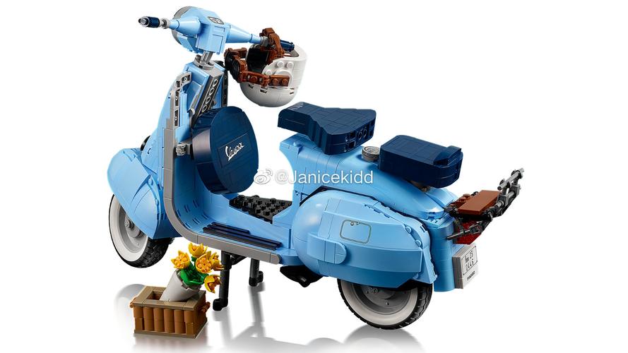 乐高推出伟士牌复古摩托车积木vespa125