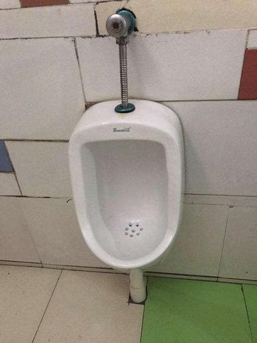 专业疏通小便池等下水管道.