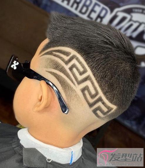 刻痕图案可以定制,简单或复杂随你选,加入刻痕的造型,完全不用担心