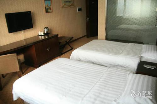 【大庆飞泷四季温泉度假村】地址:林甸县长盛街南四段路西 – 艺龙