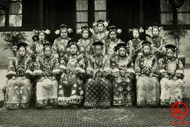 老照片:晚清的皇族,真实的公主,格格与福晋