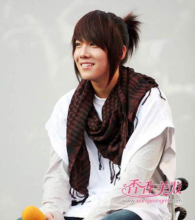 男士长发扎马尾发型 男生长头发扎发发型