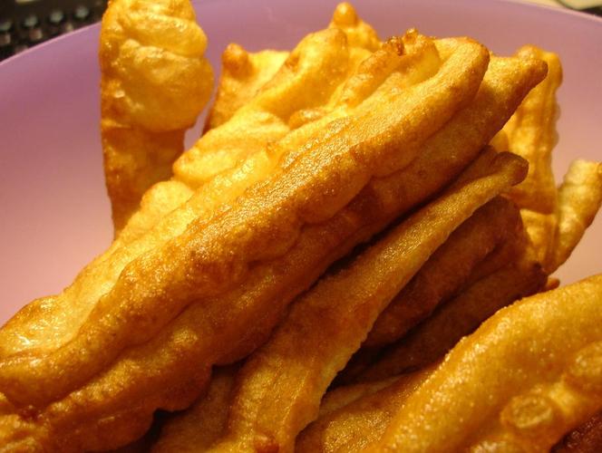 在家自己做出安全放心好油条,全家吃了才安心!