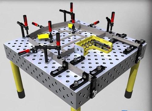 焊接加工,装配等工艺便于加工,满足精度的需要而设计的一种工装夹具