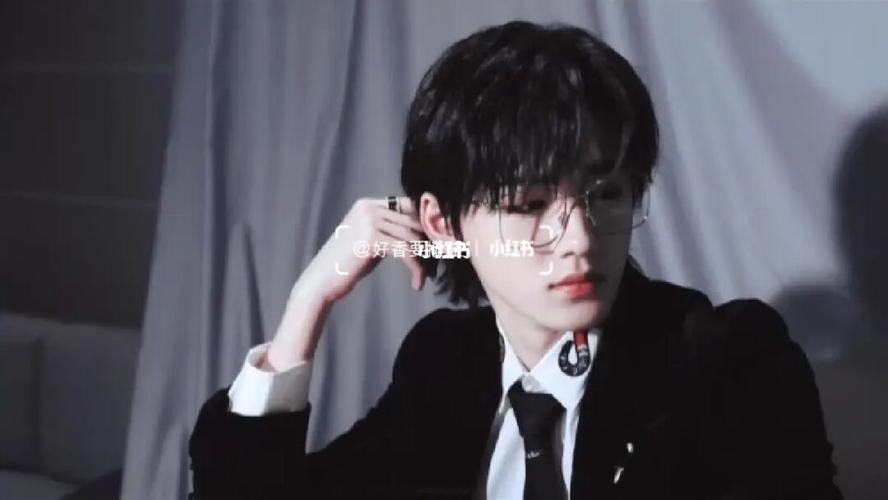 宋亚轩今日份壁纸_宋亚轩_壁纸_宋亚轩壁纸_素材_壁纸