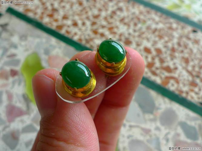 自然光实拍～老冰种起光祖母绿色翡翠耳钉1118送证书