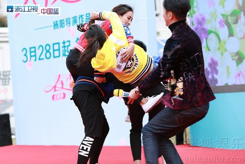 袁姗姗女汉子出附身撕马苏 李晨邀其上跑体流交男